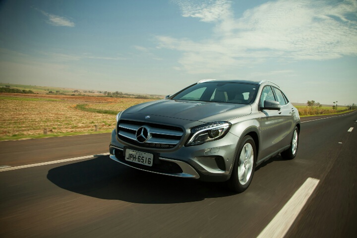 Mercedes-Benz GLA chega ao Brasil com motor turbo 1,6 L e 156 cv