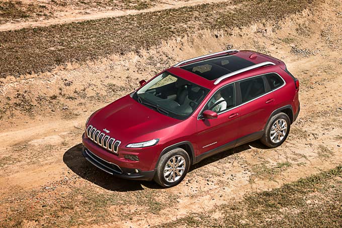 Jeep Cherokee chega com alta tecnologia e mecânica moderna