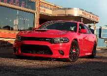 Dodge Charger SRT Hellcat é destaque com seus 717 cv