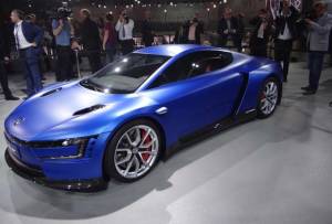 VW XL Concept. Bandeira de tecnologia com jeito de produção