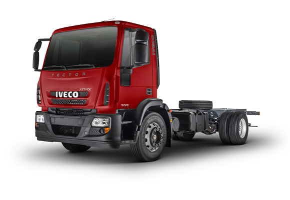 Iveco amplia gama Tector com modelo de 15 toneladas