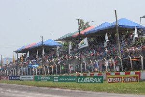 oficinanews_formula-truck-arquibancada