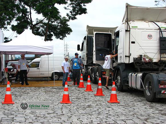 Nakata inspeciona barra de direção de veículos no Caminhão 100%