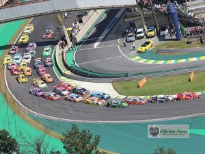 Mesma direção: todos os chefes de equipes foram buscar Col (foto T4F/Fabio Davini)