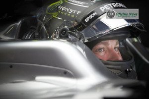 Rosberg tenta se manter isolado dos comentários, mas seu nome já é mencionado como piloto da Ferrari para 2017 (foto Mercedes)