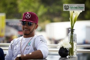 Nem tudo são flores na temporada 2016 de Lewis Hamilton (Foto Mercedes)