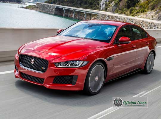 Jaguar apresenta modelo XE 2017 ao mercado brasileiro