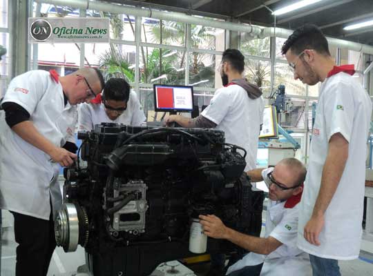 SENAI oferece curso de motores diesel em parceria com a FPT Industrial