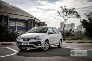  Toyota inova. Lançamento em janeiro. Etios