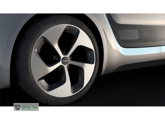 Bridgestone desenvolve pneus para protótipo da Chrysler