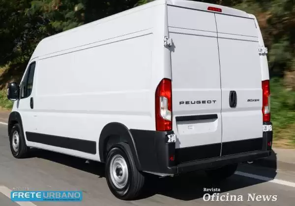 Novo Peugeot Boxer chega com motor 2.2 e mais segurança