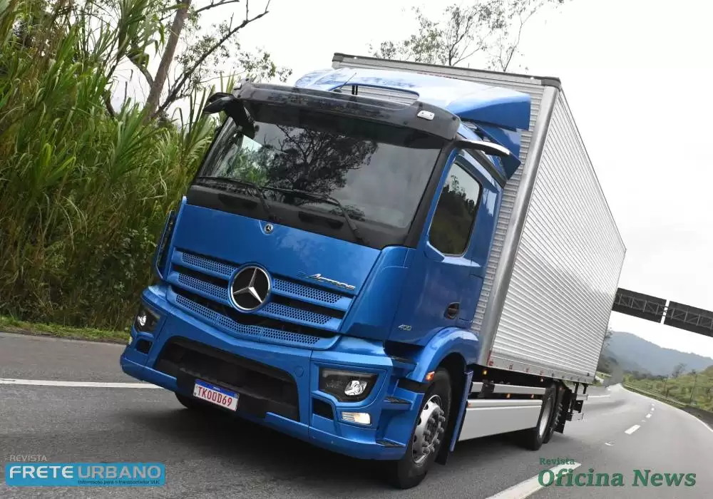 Caminhão elétrico Mercedes-Benz eActros percorre 476 km sem recarga