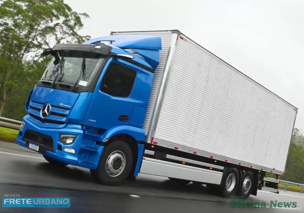 Caminhão elétrico Mercedes-Benz eActros percorre 476 km sem recarga